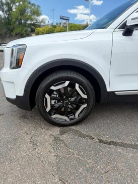 Used 2023 Kia Telluride S image 33