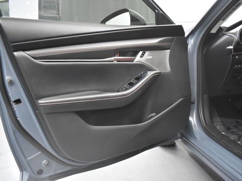 Used 2022 MAZDA MAZDA3 s image 26