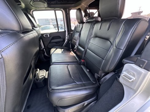 Used 2022 Jeep Wrangler Unlimited Sahara w/ Cold Weather Group image 10