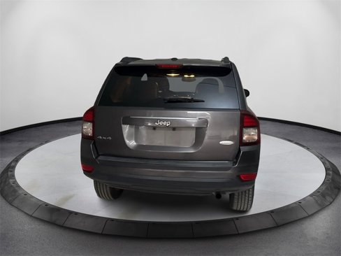Used 2016 Jeep Compass Latitude image 6