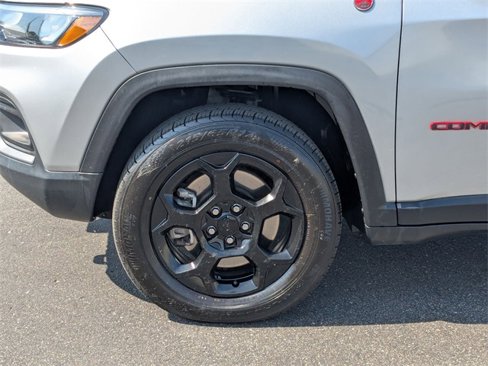 Used 2024 Jeep Compass Trailhawk image 14