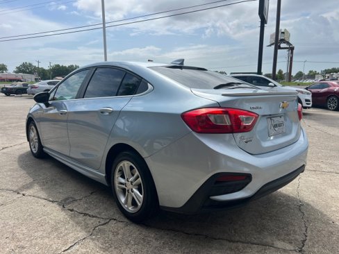 Used 2017 Chevrolet Cruze LT w/ RS Package image 8