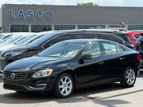 Used 2015 Volvo S60 T5 image 1