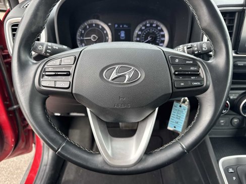 Certified 2021 Hyundai Venue SEL image 19