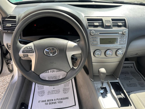 Used 2010 Toyota Camry LE image 10
