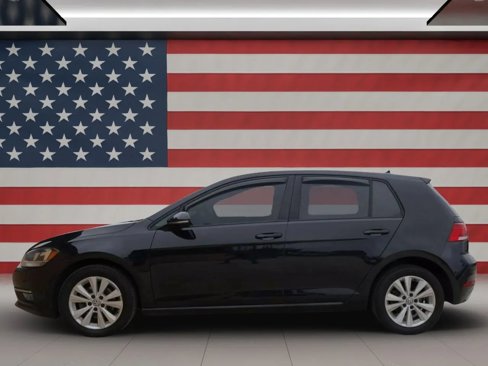 Used 2018 Volkswagen Golf SE image 2
