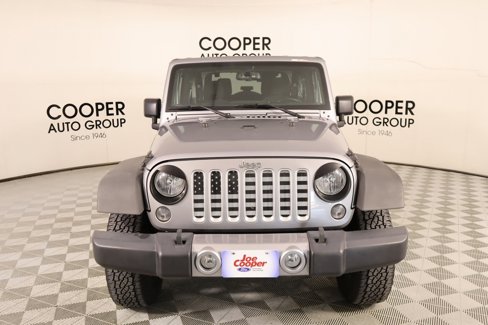 Used 2016 Jeep Wrangler Sahara image 8