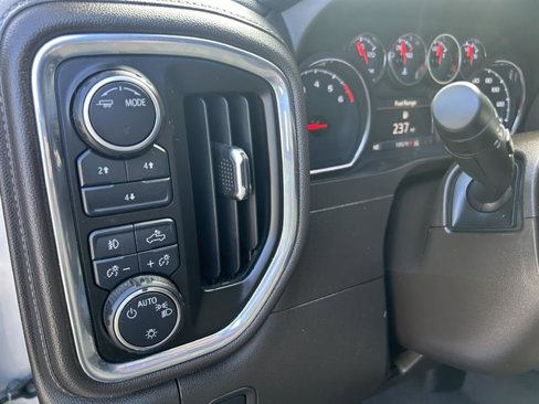 Used 2023 Chevrolet Silverado 2500 LT w/ Convenience Package image 17