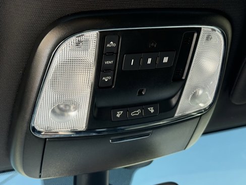 Used 2020 Jeep Grand Cherokee Limited image 29
