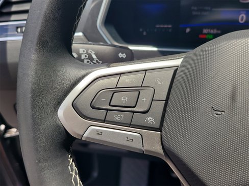 Used 2022 Volkswagen Tiguan SE image 29