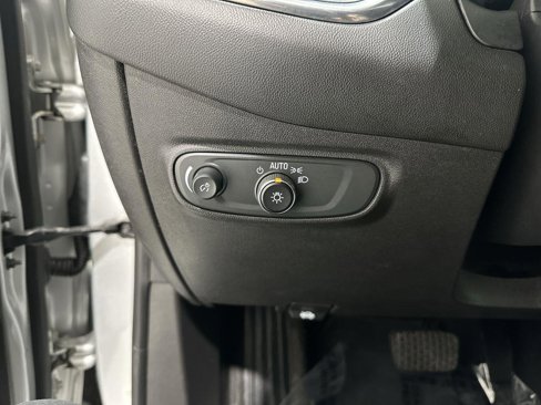 Used 2022 Chevrolet Equinox LT image 17