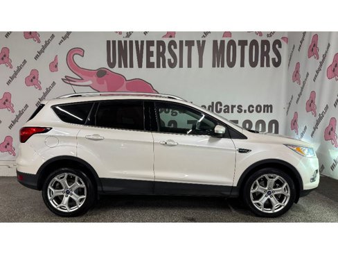 Used 2019 Ford Escape Titanium image 9