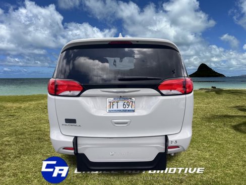 Used 2017 Chrysler Pacifica LX image 7