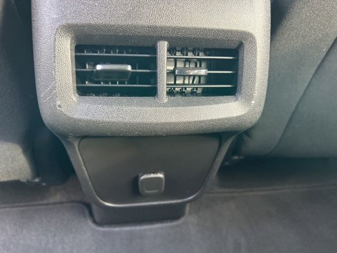 Used 2018 Chevrolet Equinox LT image 26