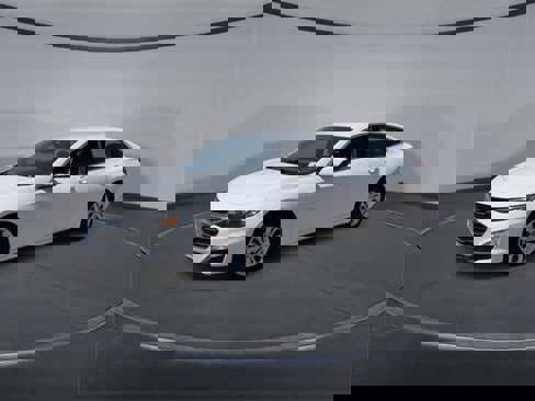 Used 2021 Chevrolet Malibu LT image 4