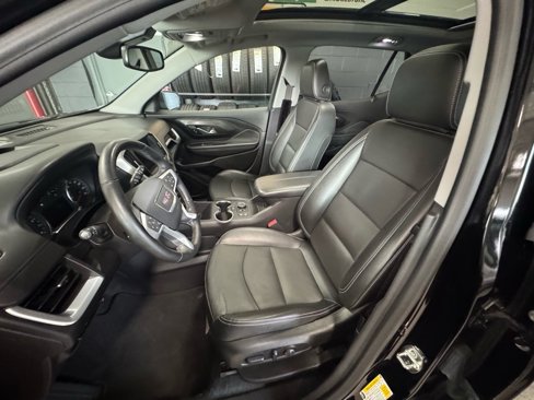 Used 2024 GMC Terrain SLT w/ Tech Package image 20
