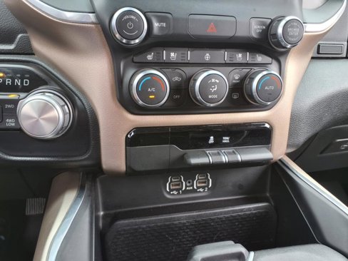 Used 2020 RAM 1500 Laramie image 36