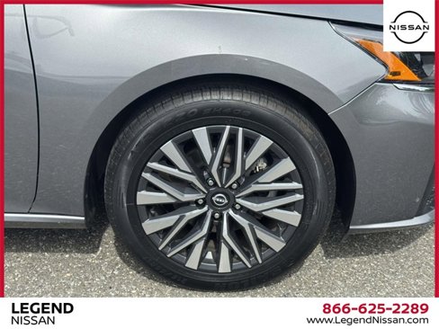Used 2024 Nissan Altima 2.5 SV image 9