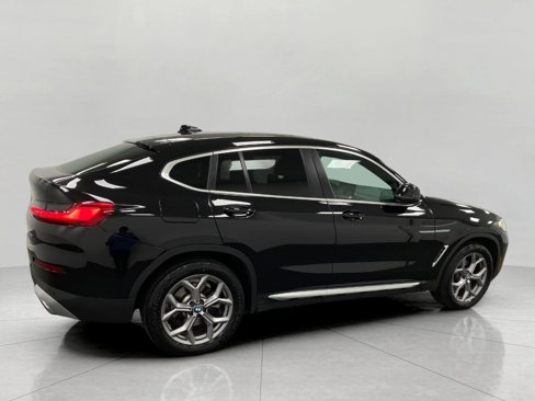 Certified 2023 BMW X4 xDrive30i w/ Premium Package image 2