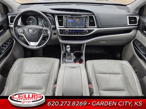 Used 2017 Toyota Highlander Limited image 9