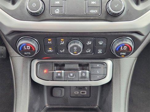 Used 2023 GMC Acadia SLT image 17
