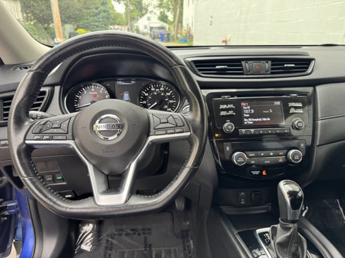 Used 2017 Nissan Rogue SV image 14