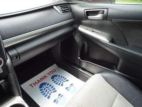 Used 2014 Toyota Camry SE image 29