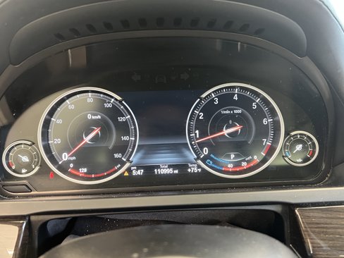 Used 2014 BMW 750Li xDrive image 8