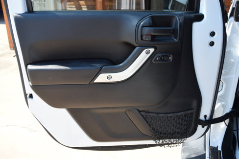 Used 2015 Jeep Wrangler Unlimited Sahara w/ Connectivity Group image 7