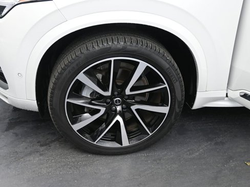 Certified 2024 Volvo XC90 B6 Plus image 9
