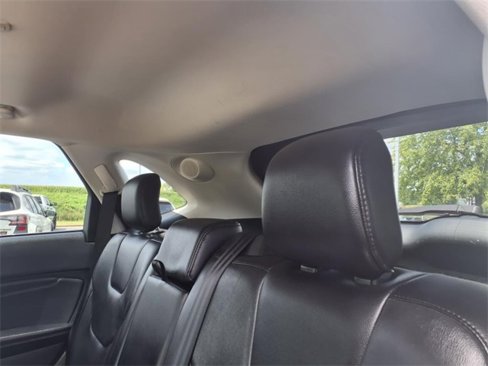 Used 2022 Ford Edge Titanium image 23