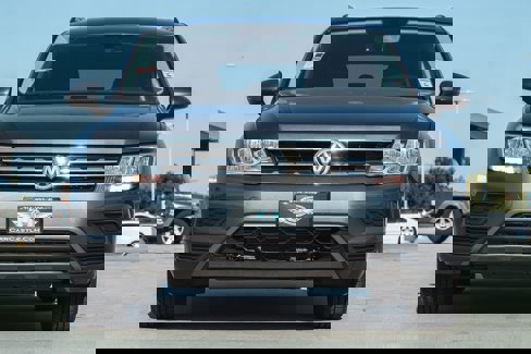 Used 2019 Volkswagen Tiguan SE w/ Panoramic Sunroof Package image 3