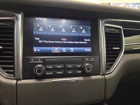 Used 2017 Porsche Macan image 29