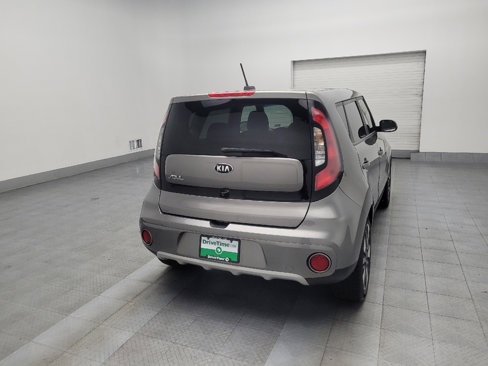 Used 2019 Kia Soul + image 9