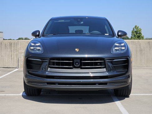 Used 2025 Porsche Macan image 11