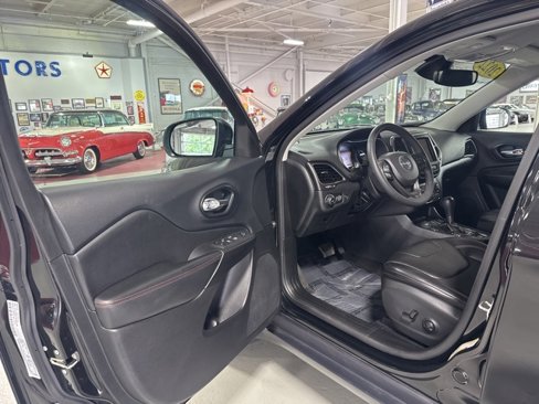 Used 2022 Jeep Cherokee Trailhawk w/ Comfort/Convenience Group image 11