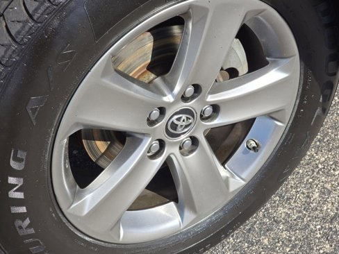 Used 2015 Toyota RAV4 XLE image 16