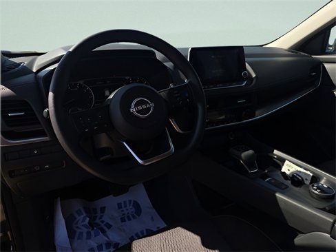 Used 2024 Nissan Rogue SV image 11
