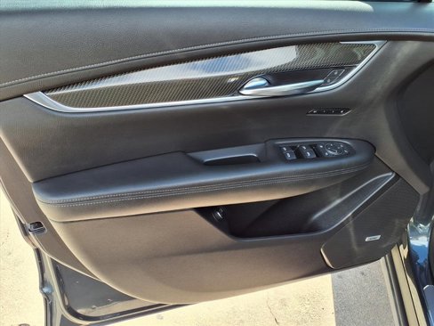 Used 2020 Cadillac XT6 Sport image 11