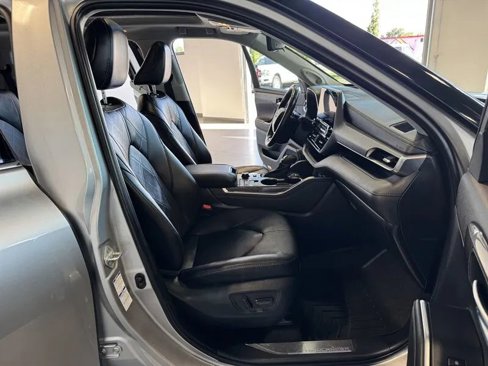 Used 2020 Toyota Highlander Platinum image 22