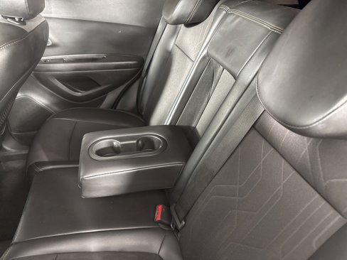 Used 2020 Chevrolet Trax LT w/ LT Convenience Package image 26