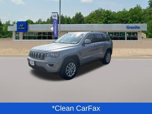 Used 2021 Jeep Grand Cherokee Laredo image 2