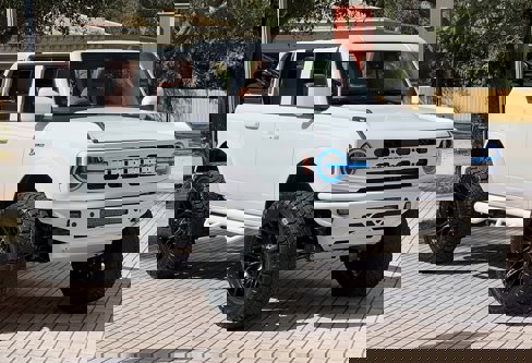Used 2025 Ford Bronco Outer Banks image 4