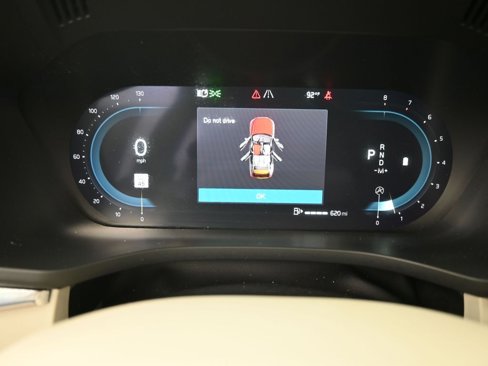 Certified 2022 Volvo XC60 B5 Momentum w/ Advanced Package image 20