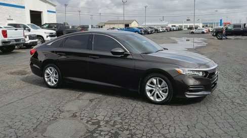 Used 2018 Honda Accord LX image 2