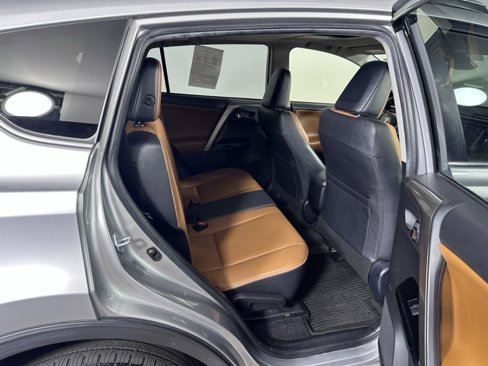 Used 2018 Toyota RAV4 Limited image 11