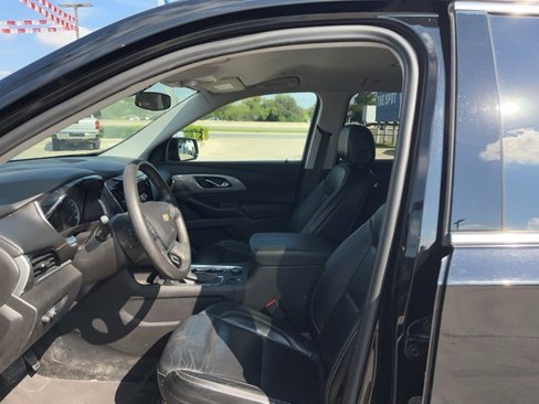 Used 2021 Chevrolet Traverse LS image 9