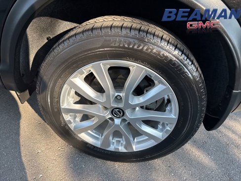 Used 2021 Nissan Rogue Sport S image 29