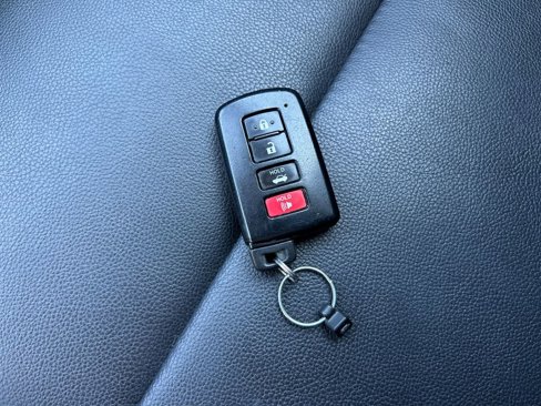 Used 2016 Toyota Corolla S Premium image 32
