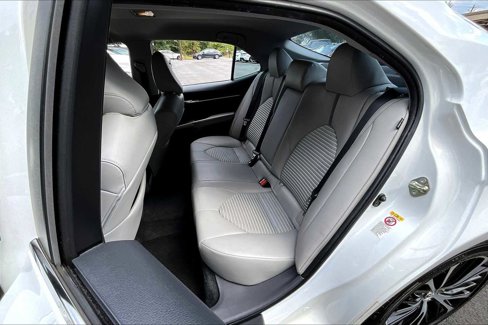 Certified 2018 Toyota Camry SE image 18